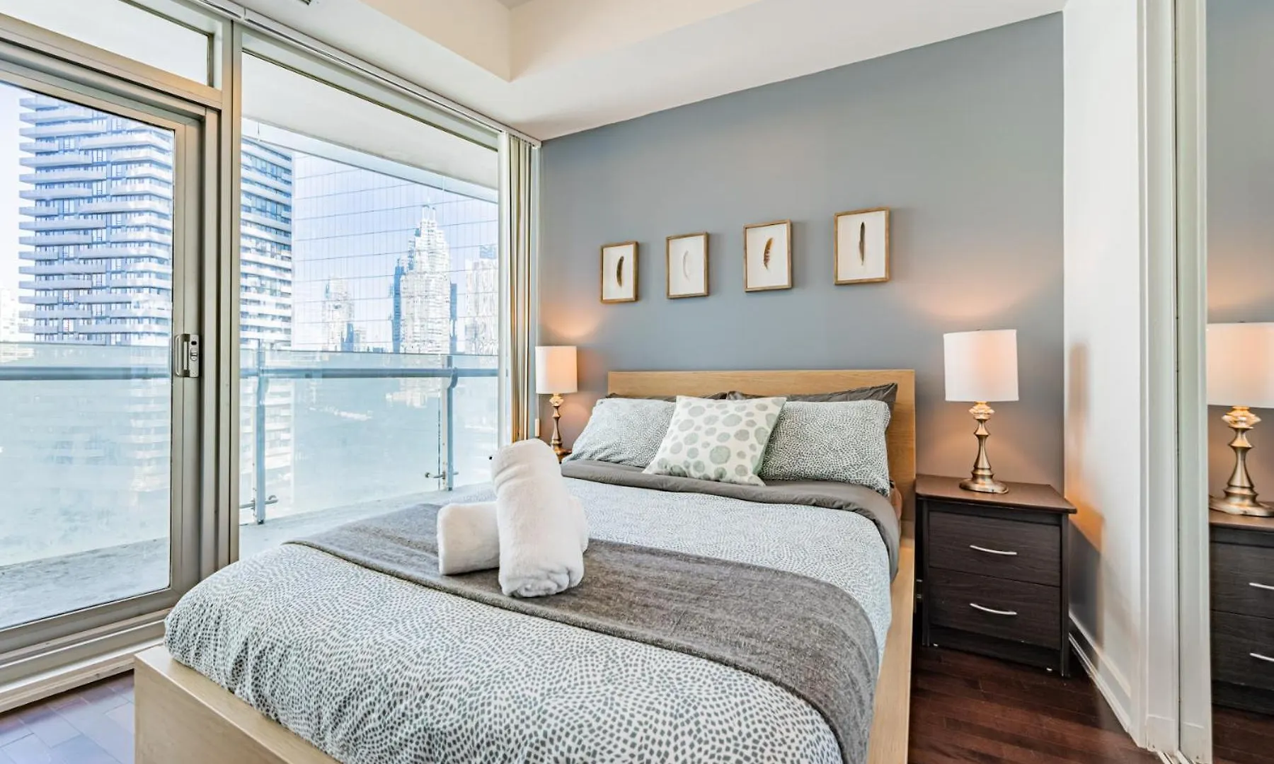 York Suites 5 Toronto 0*,  Canada