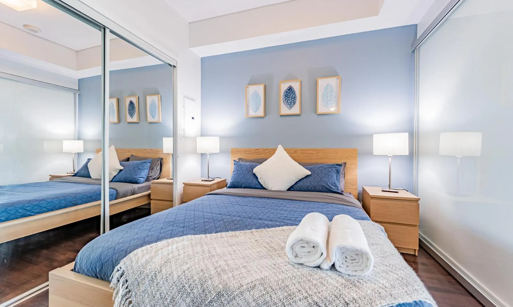 York Suites 5 Toronto Apartment