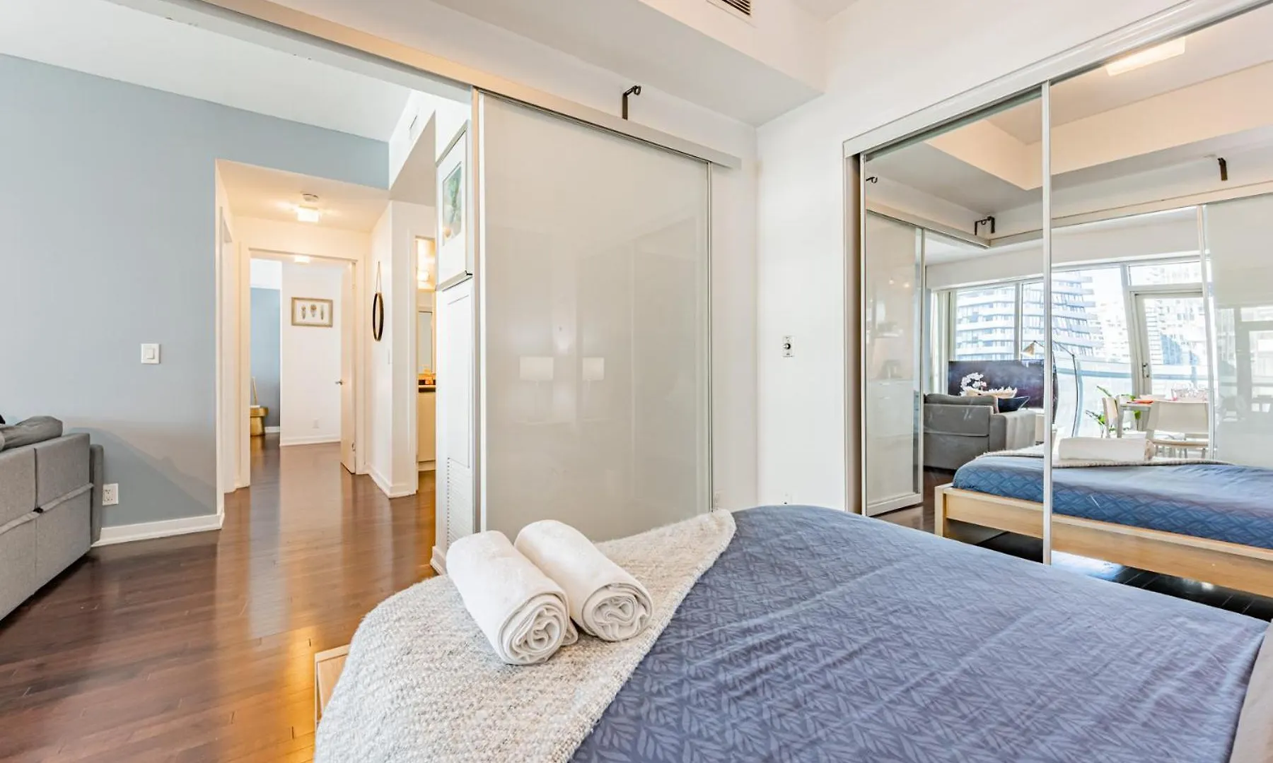 York Suites 5 Toronto